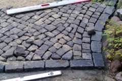 Private Grundstückseinfahrt aus Granit-Kleinpflaster (9)